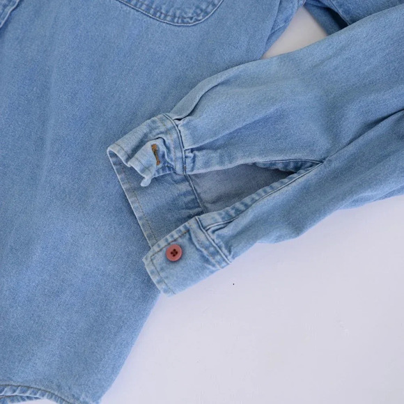 Loony Tunes	Vintage Chambray Collared Button Down Denim  Shirt Jean ~Blue~Medium - Picture 13 of 16